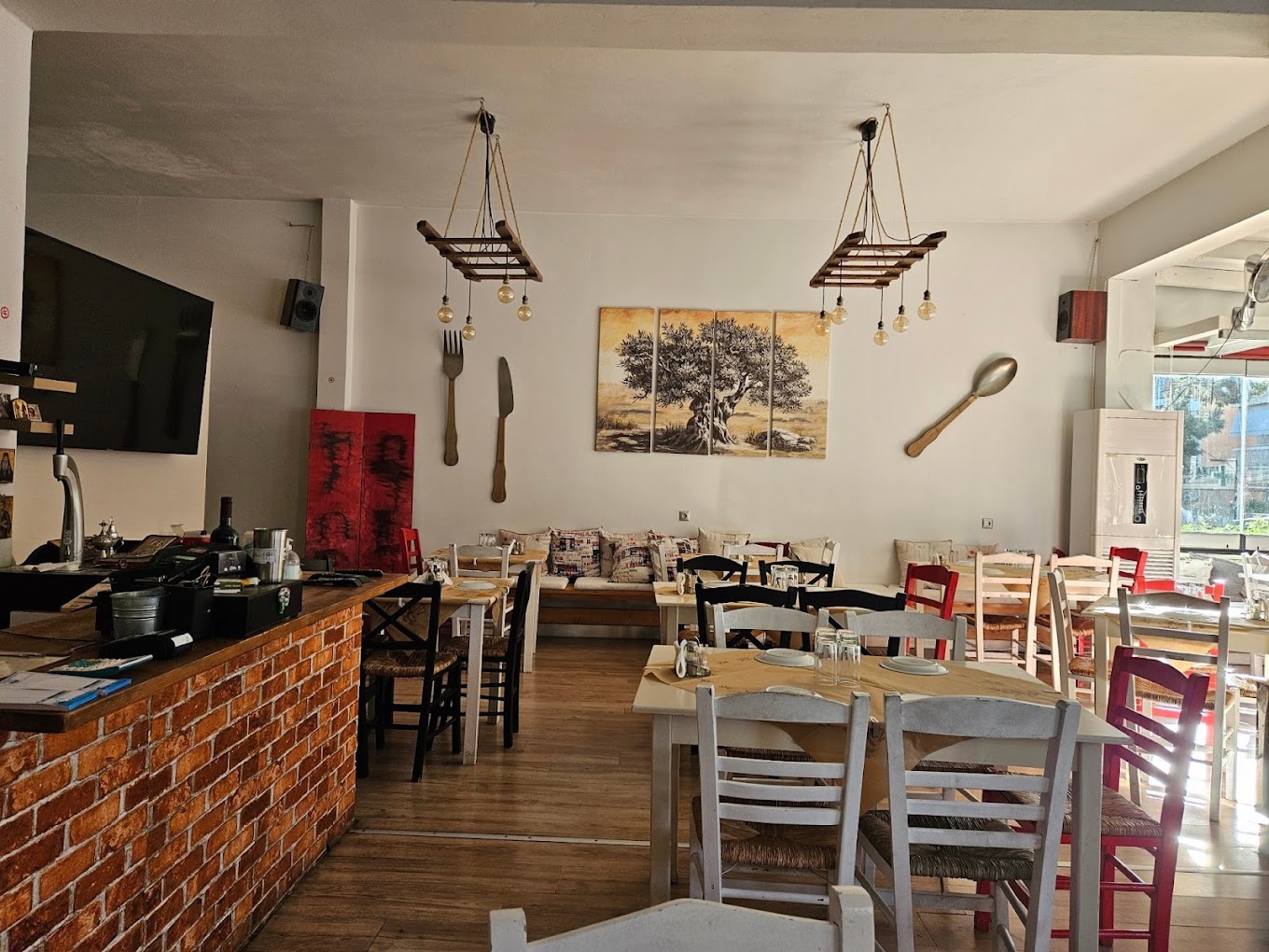 Interior dining room and tables